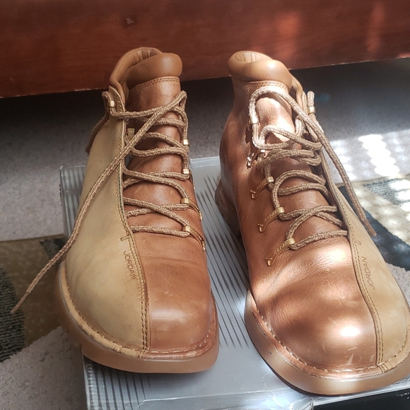 Men's Shoes - Picture 2 of 4